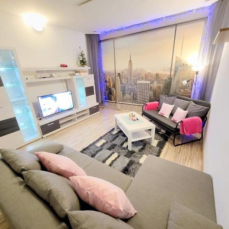 Velky Apartman 2 Братислава Екстер'єр фото