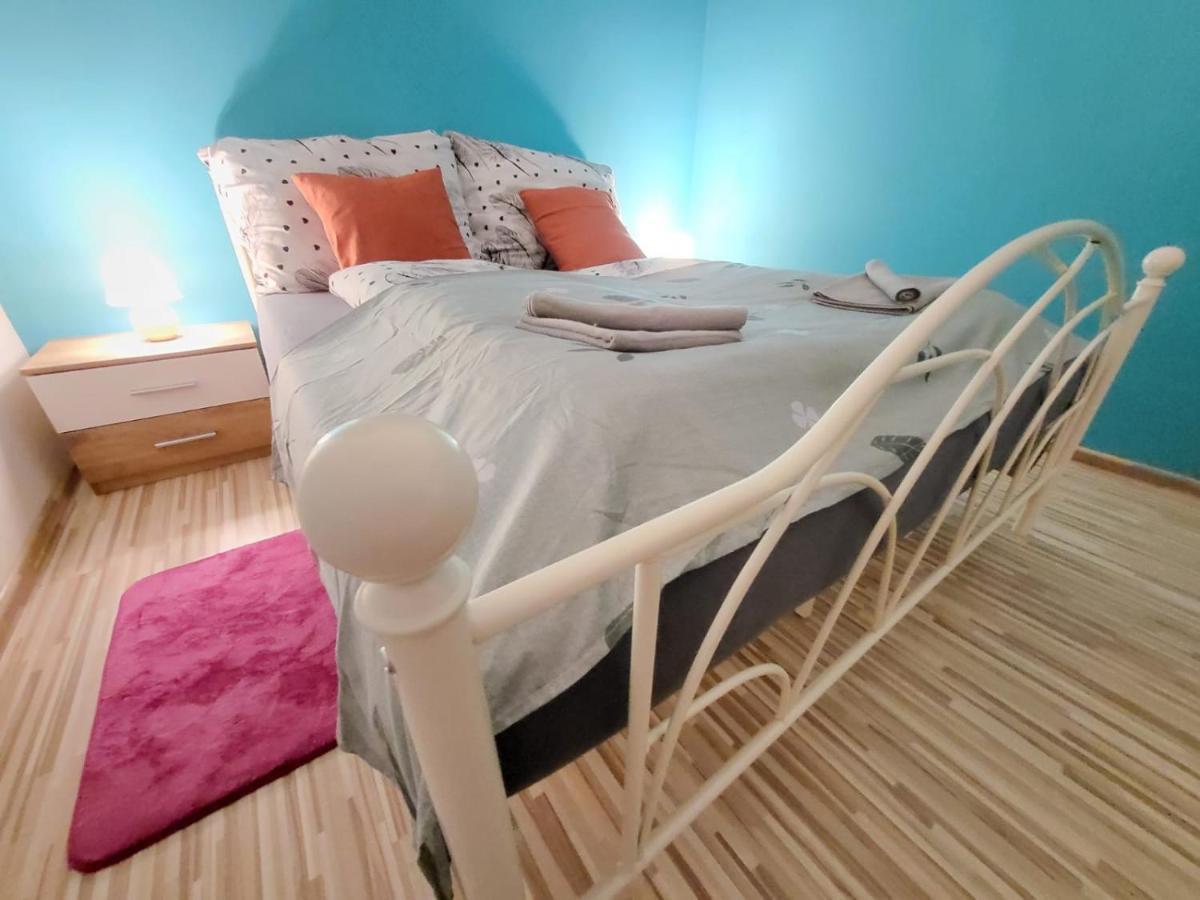 Velky Apartman 2 Братислава Екстер'єр фото