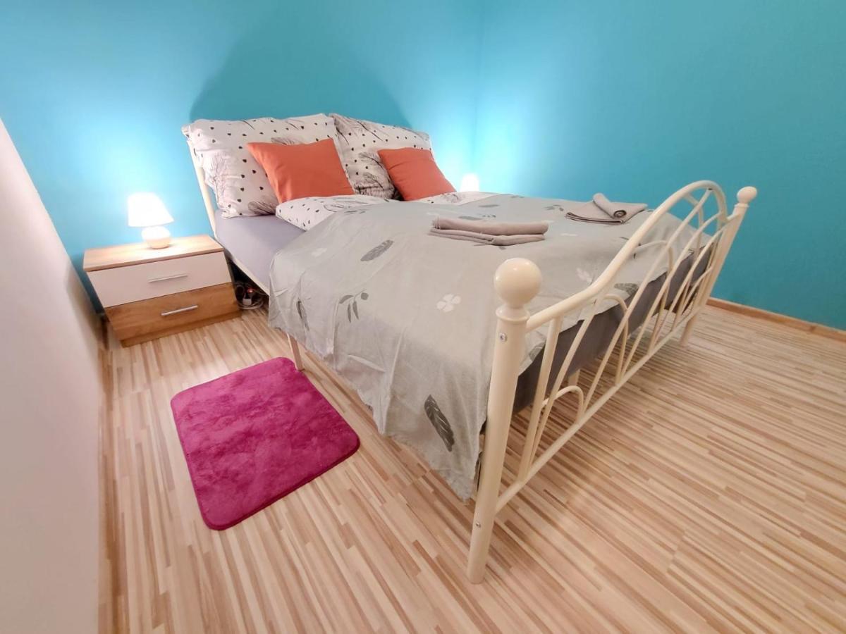 Velky Apartman 2 Братислава Екстер'єр фото