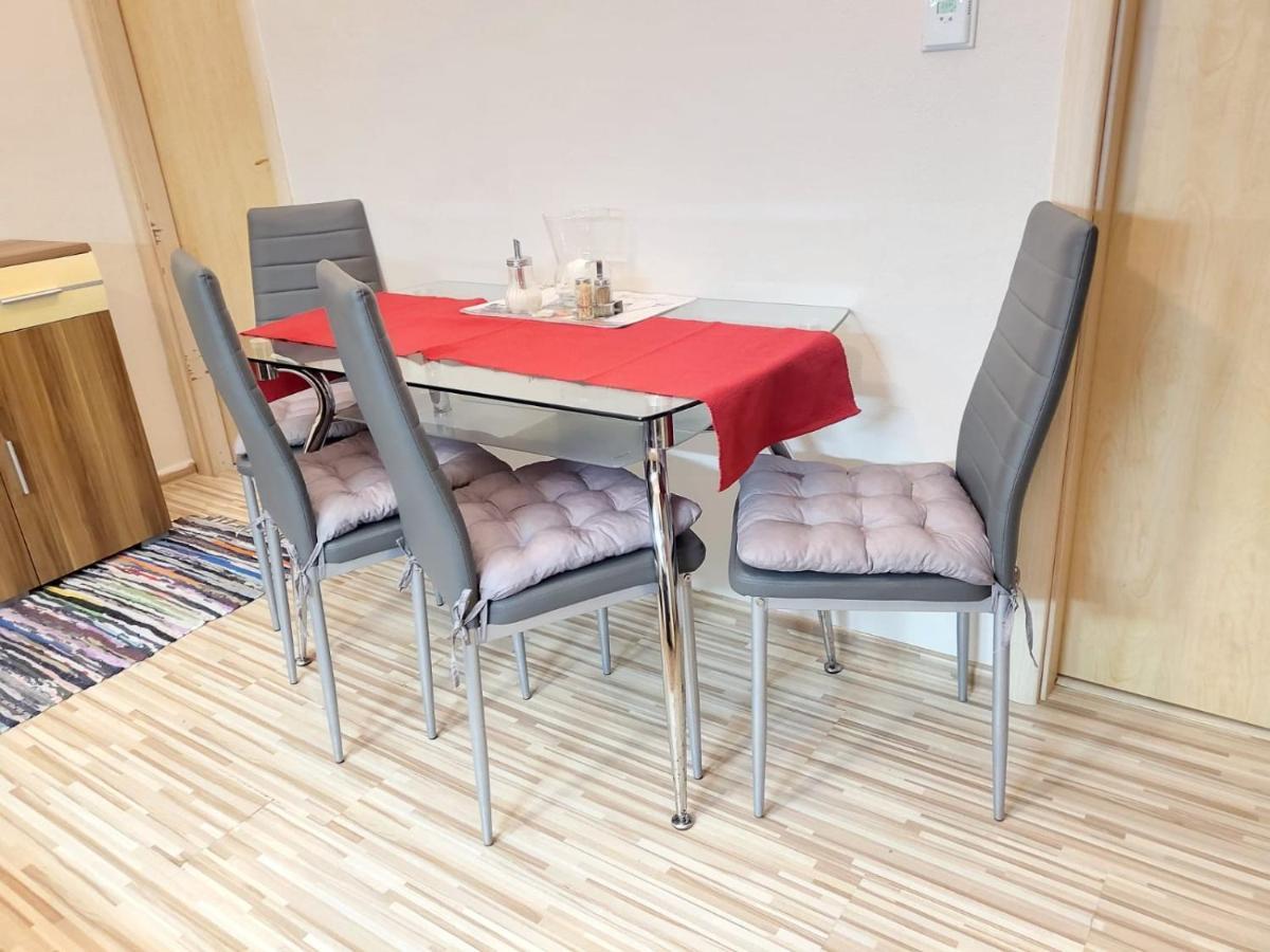 Velky Apartman 2 Братислава Екстер'єр фото